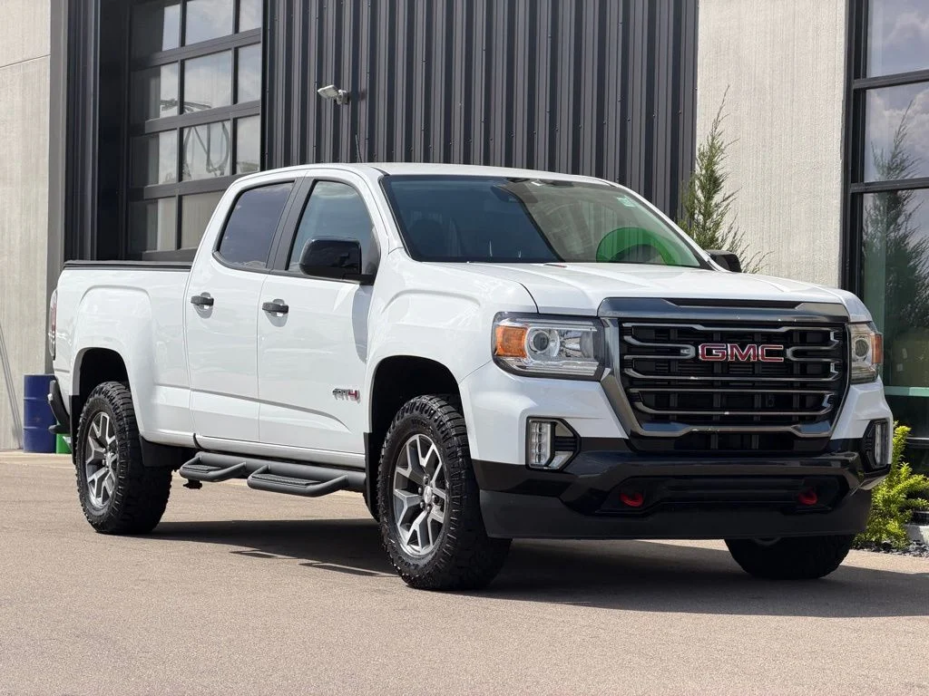 Used 2021 White GMC AT4 w/Leather image 4