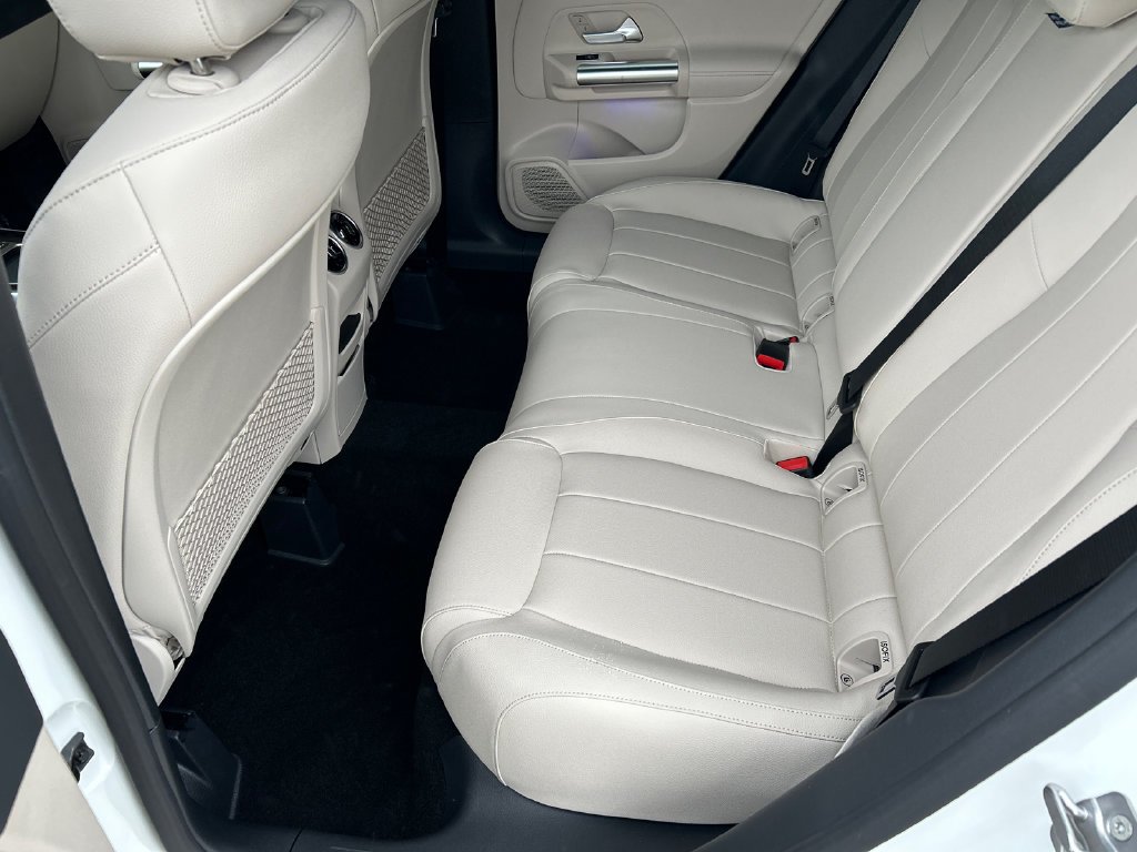 New 2026 Polar White Mercedes-Benz GLA 250 image 24