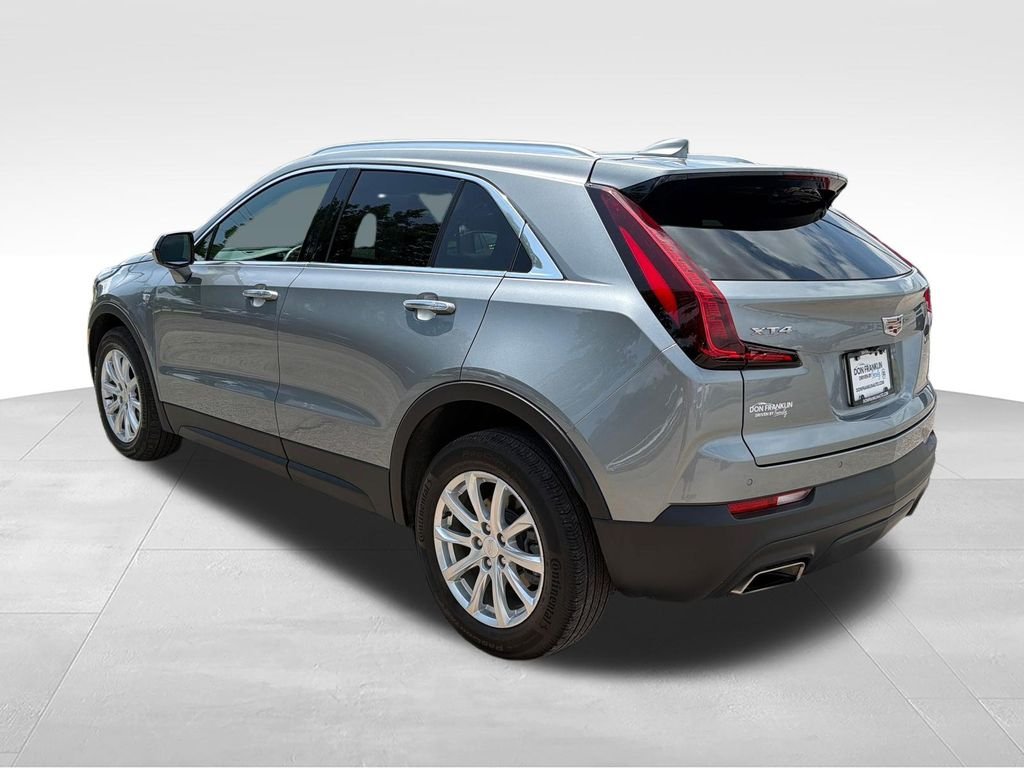 Used 2023 Silver Cadillac Luxury image 3