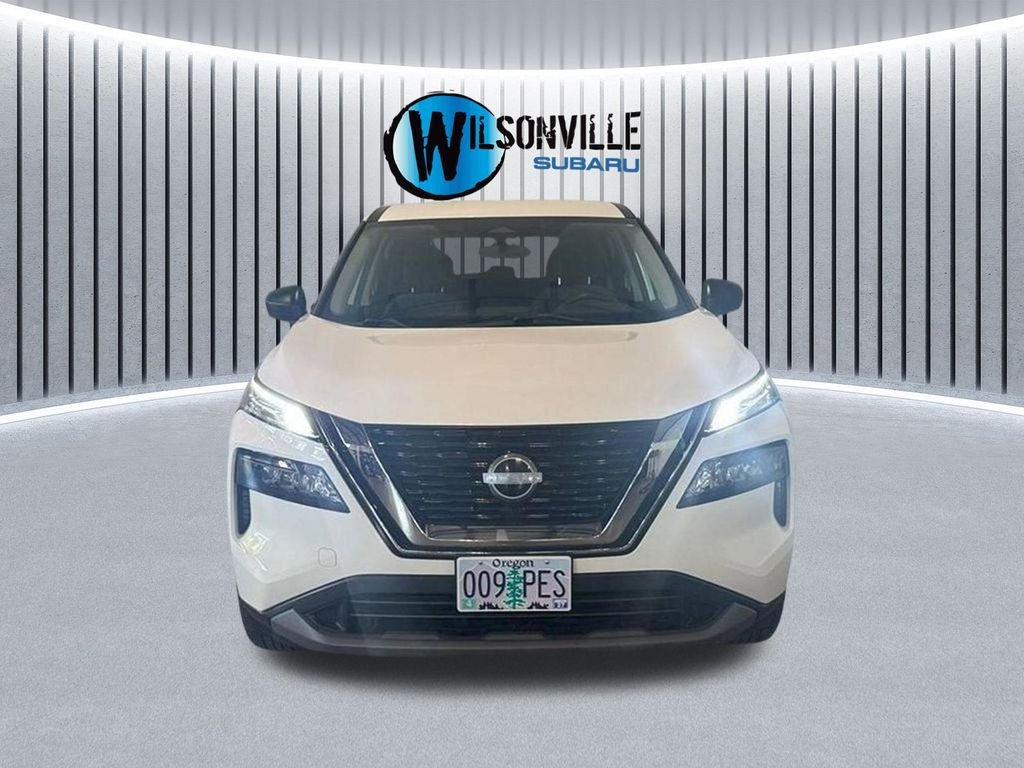 Used 2022 White Nissan S image 4