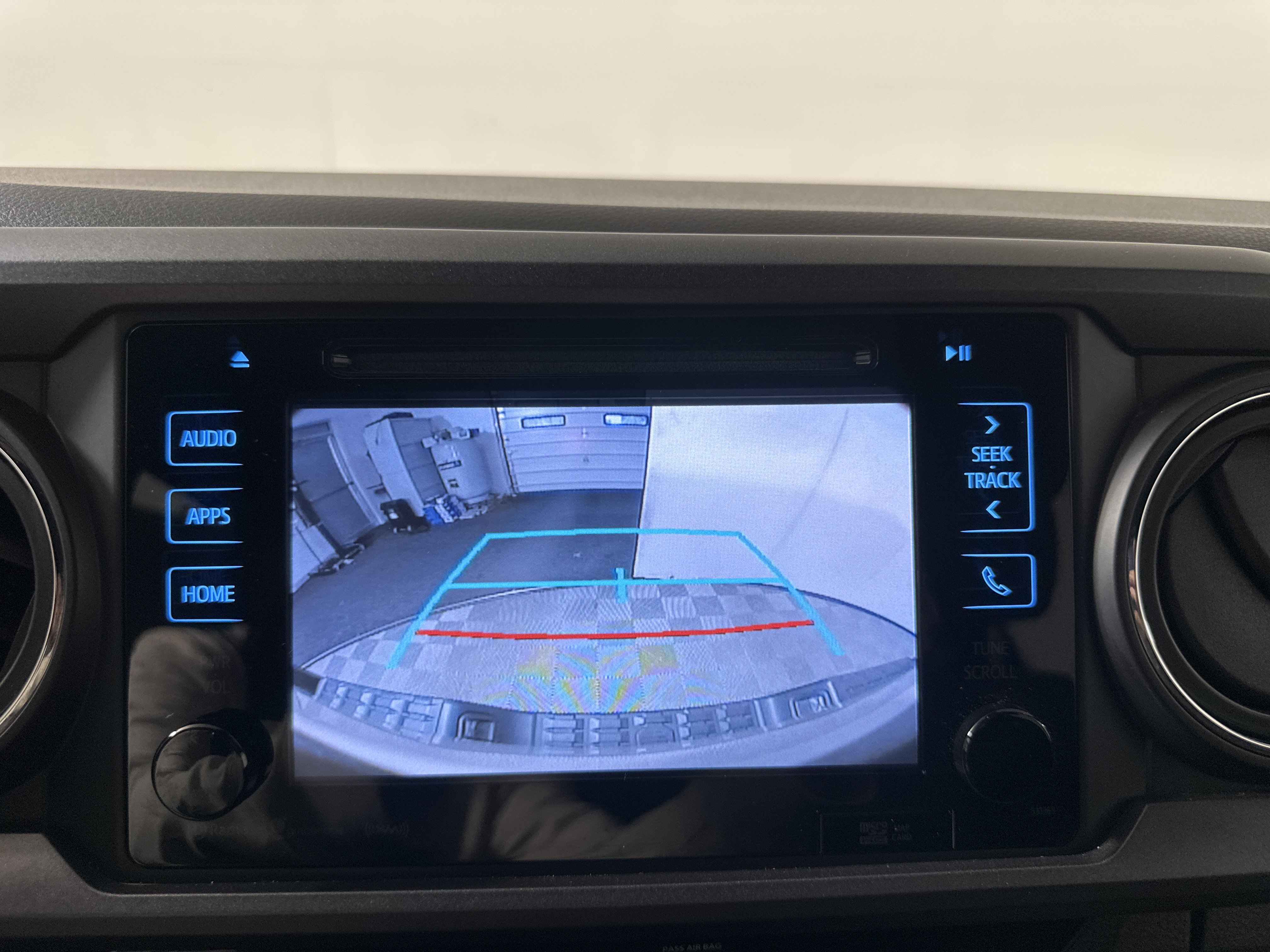 Used 2018  Toyota  image 18