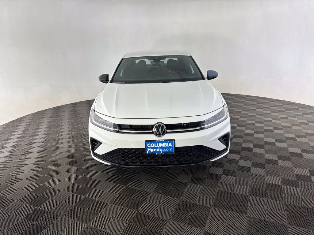 Used 2025 White Volkswagen 1.5T Sport image 2