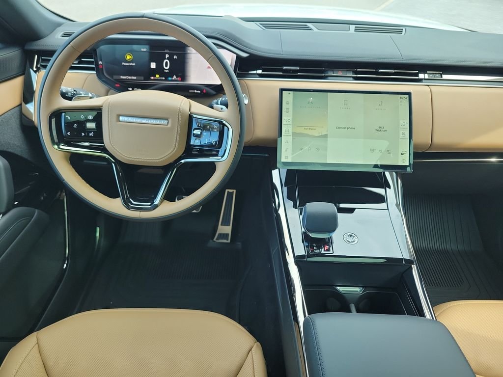 New 2026 Fuji White Land Rover Dynamic SE image 18