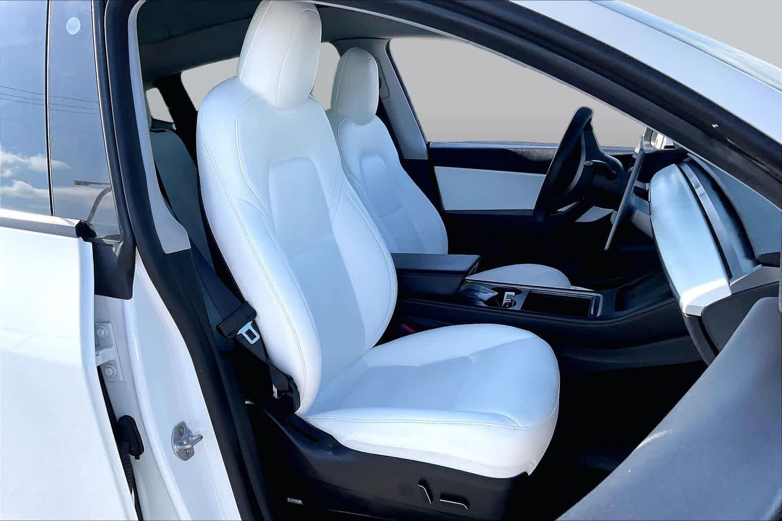 Used 2022 WHITE Tesla Long Range image 8