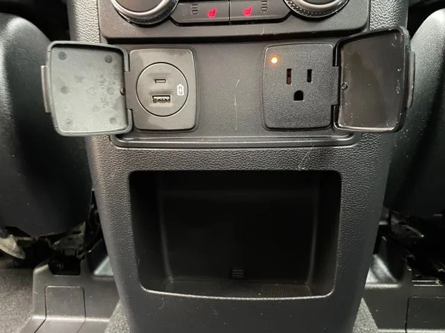 Used 2020 Black Metallic Ford Platinum image 47
