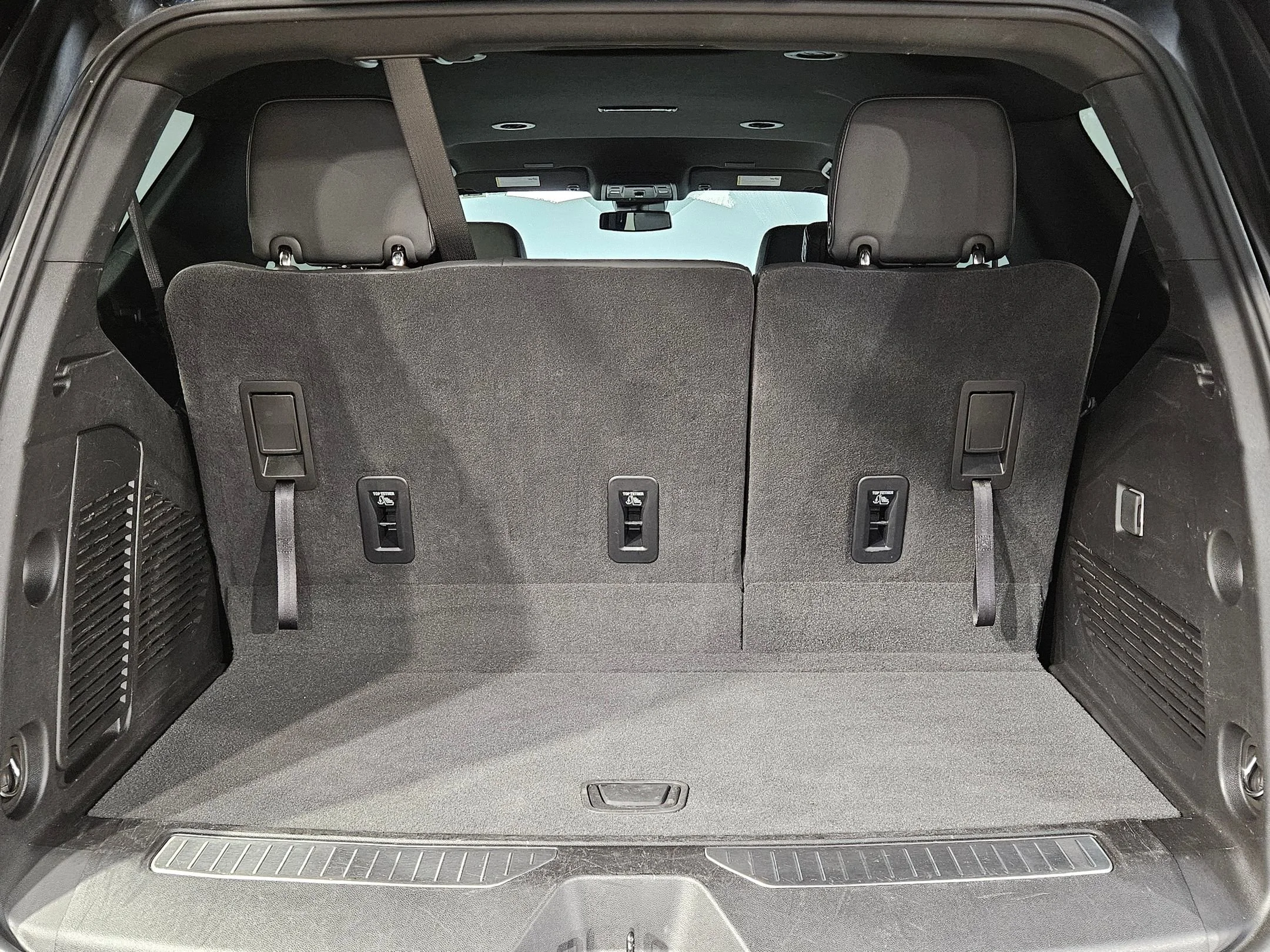 Used 2025 Black Chevrolet Z71 image 18