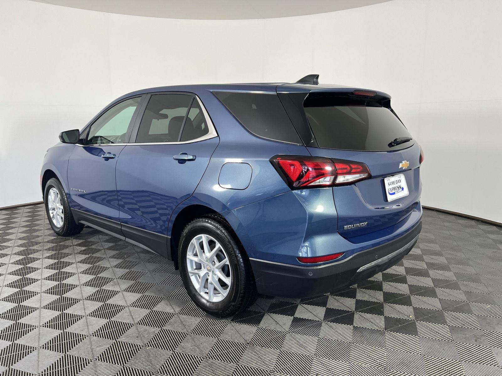 Used 2024 Lakeshore Blue Metallic Chevrolet LT image 25