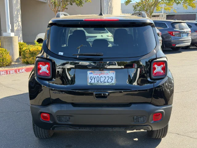 Used 2023 Black Jeep Latitude image 7