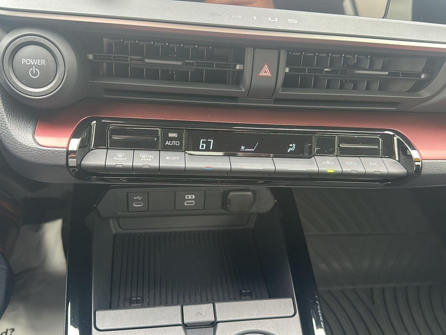 Used 2024 Wind Chill Pearl Toyota SE image 5