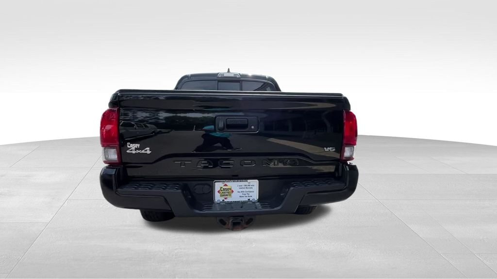 Used 2022 Midnight Black Metallic Toyota SR image 10