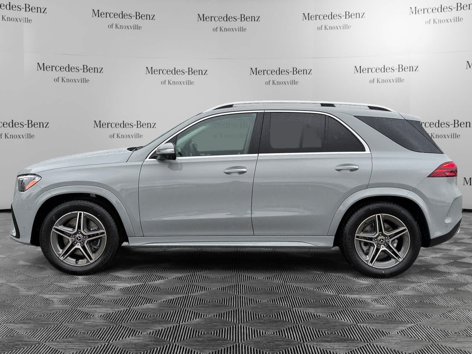 New 2026 MANUFAKTUR Alpine Grey Mercedes-Benz GLE 350 image 2