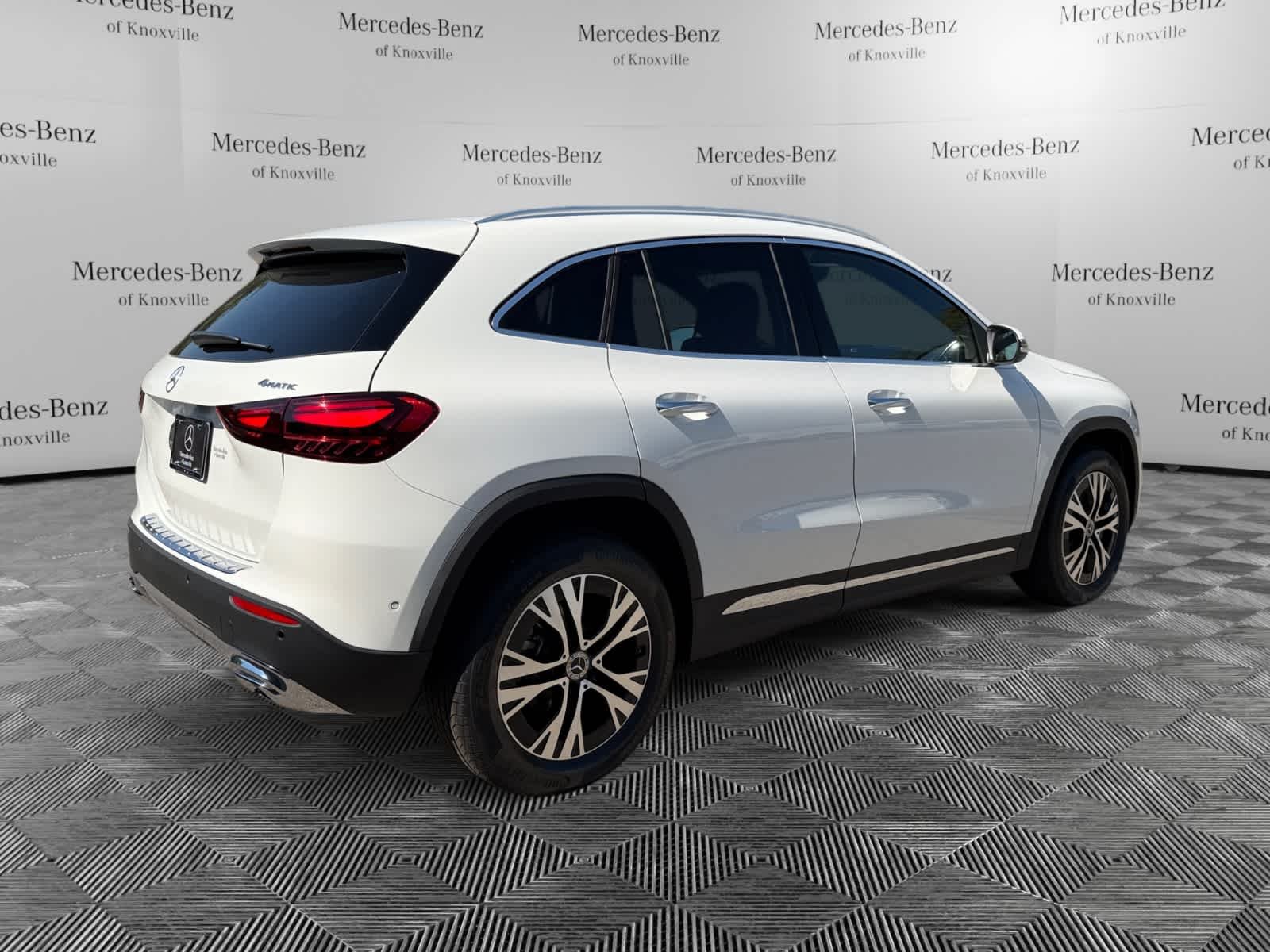 New 2026 Polar White Mercedes-Benz GLA 250 image 5