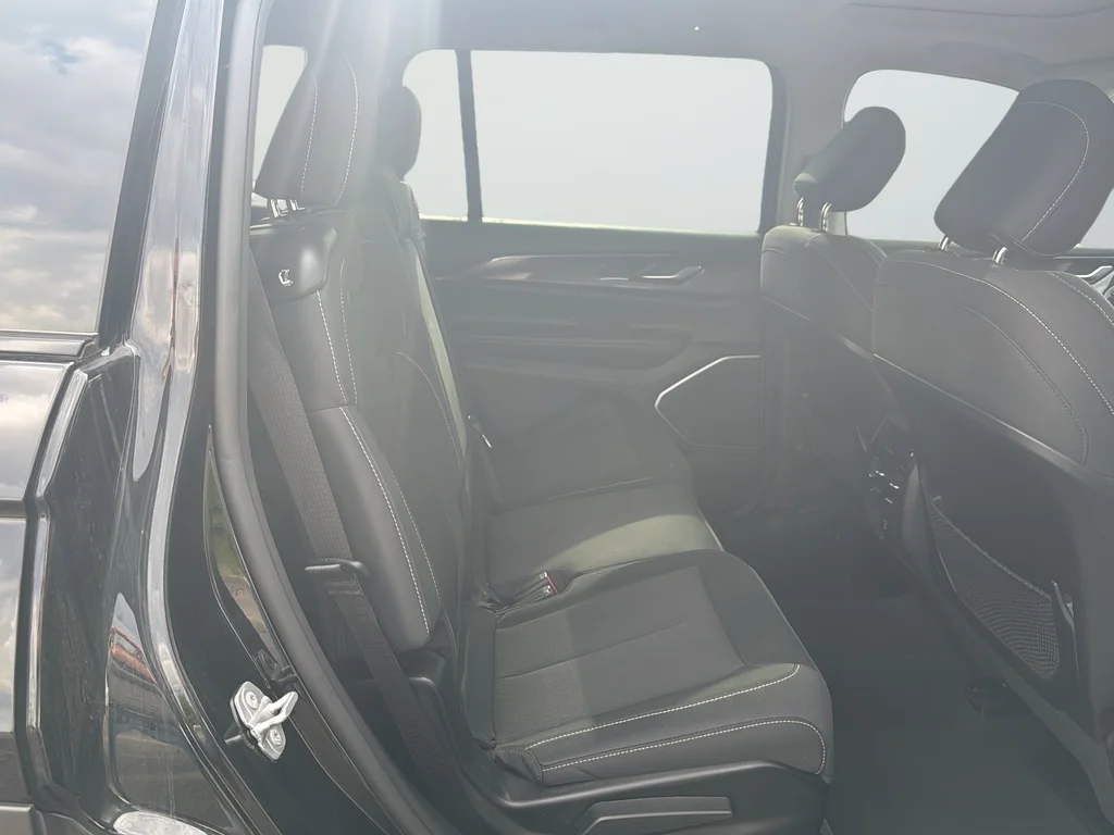 Used 2022 Black Jeep Laredo image 37