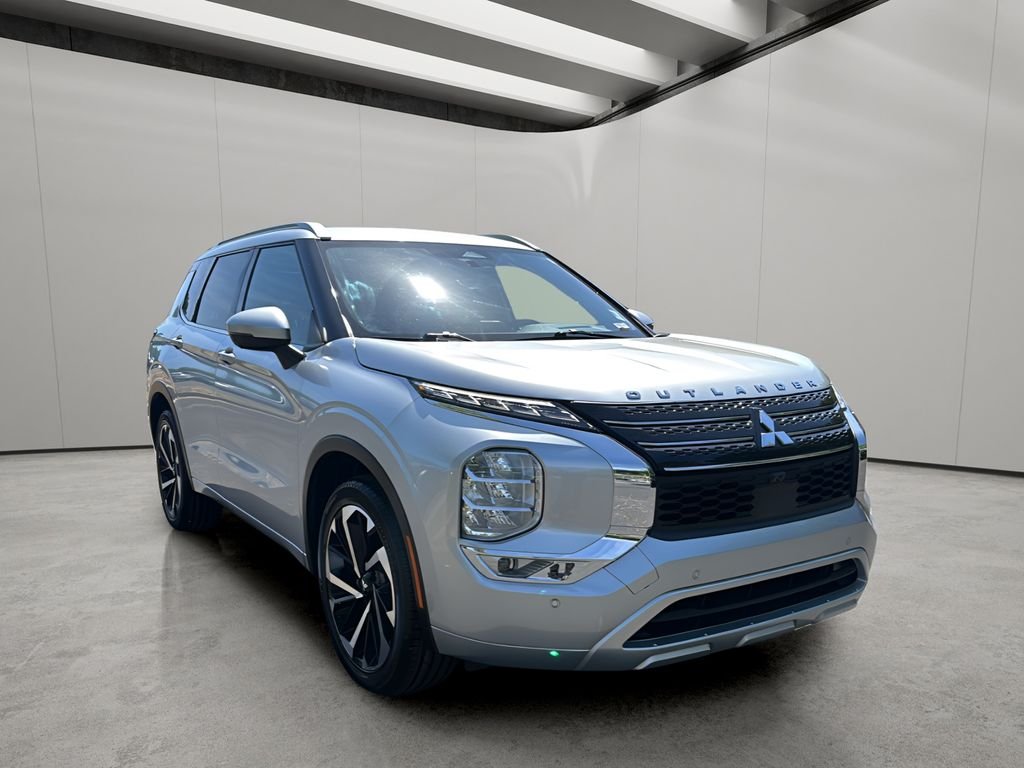 Used 2022 Silver Mitsubishi SEL image 7