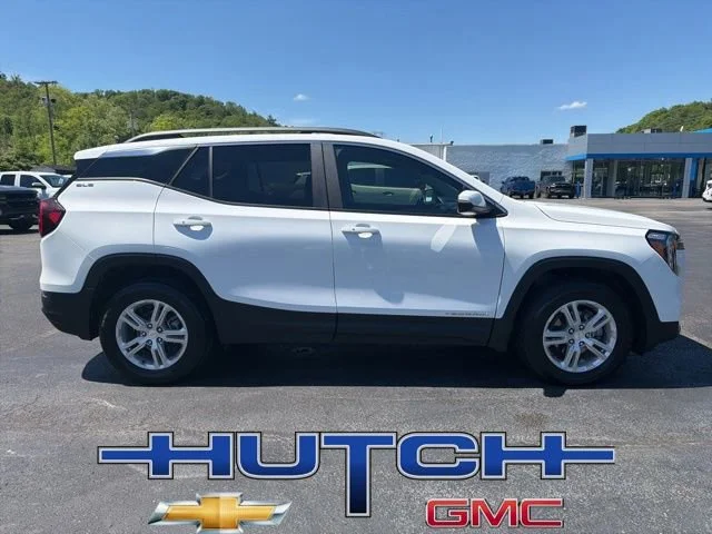 Used 2024 Summit White GMC SLE image 7