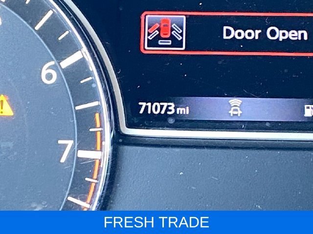 Used 2018 Caspian Blue Nissan SL image 35