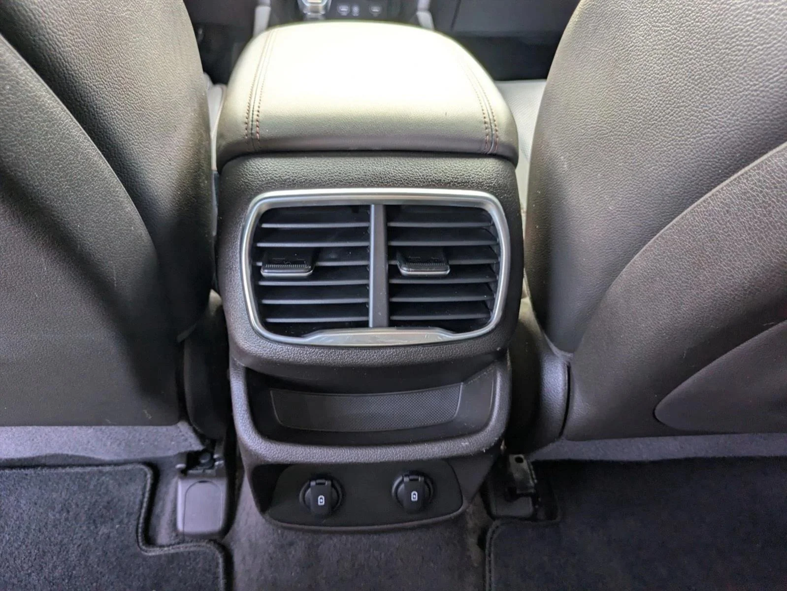 Used 2020 Shimmering Silver Pearl Hyundai SEL image 16