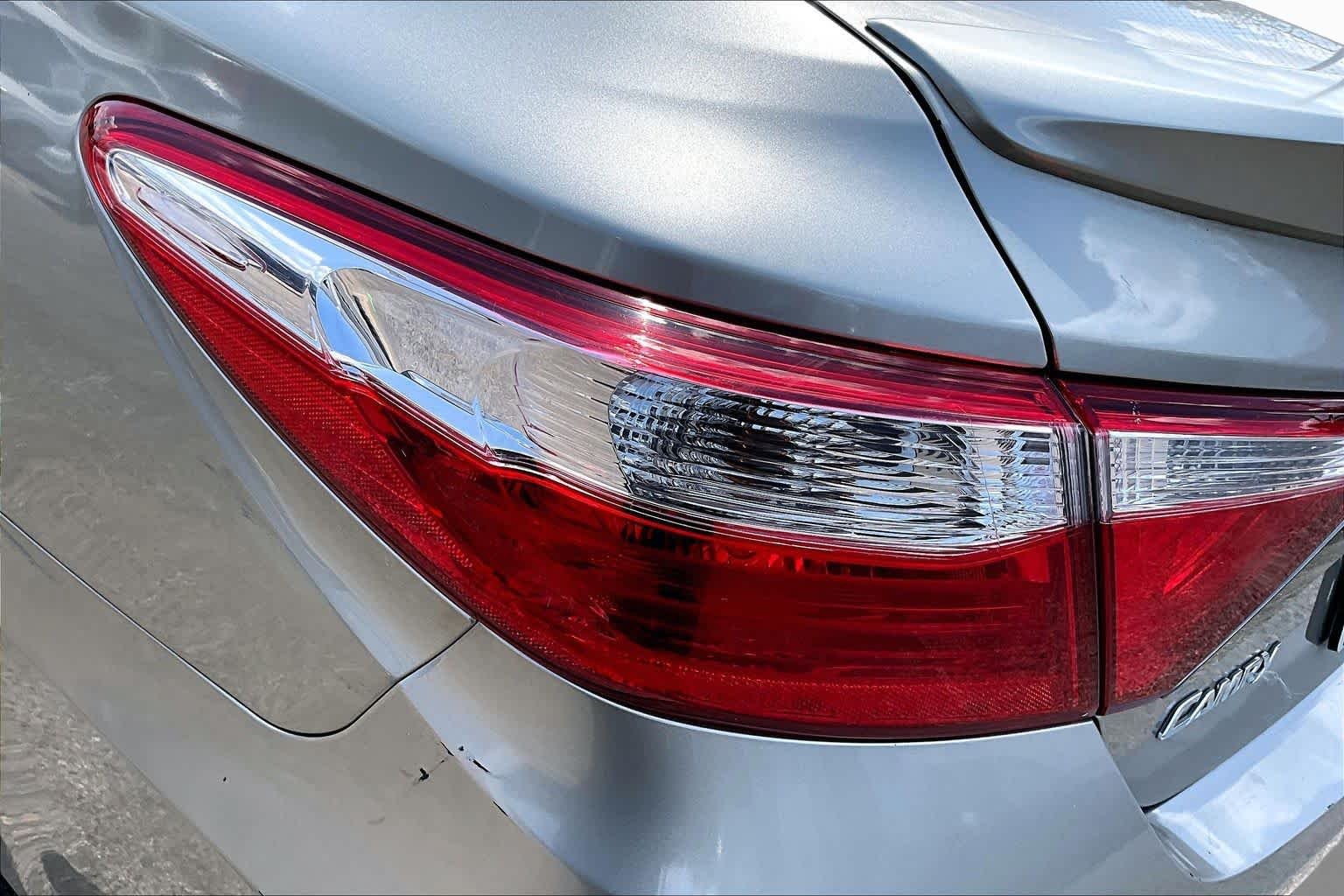 Used 2016 Creme Brulee Mica Toyota SE image 28