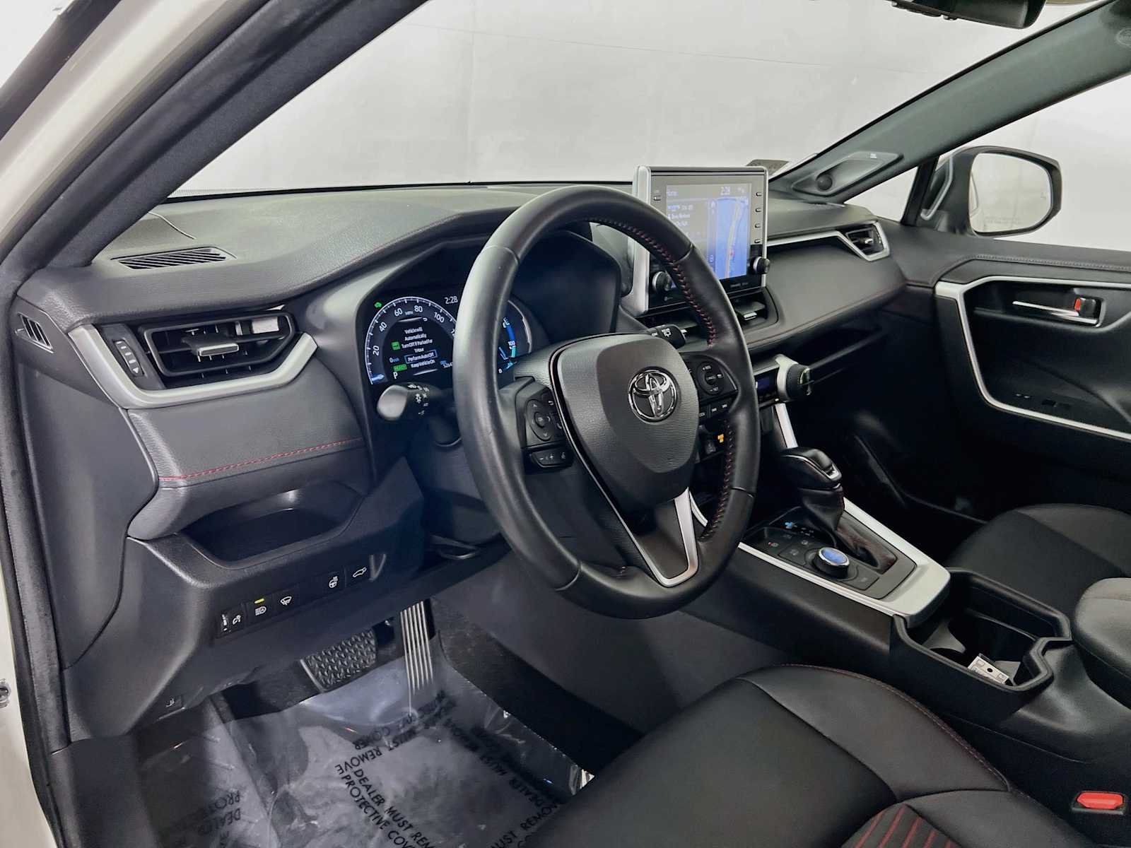 Used 2021 Blizzard Pearl w/Midnight Black Roof Toyota XSE image 9