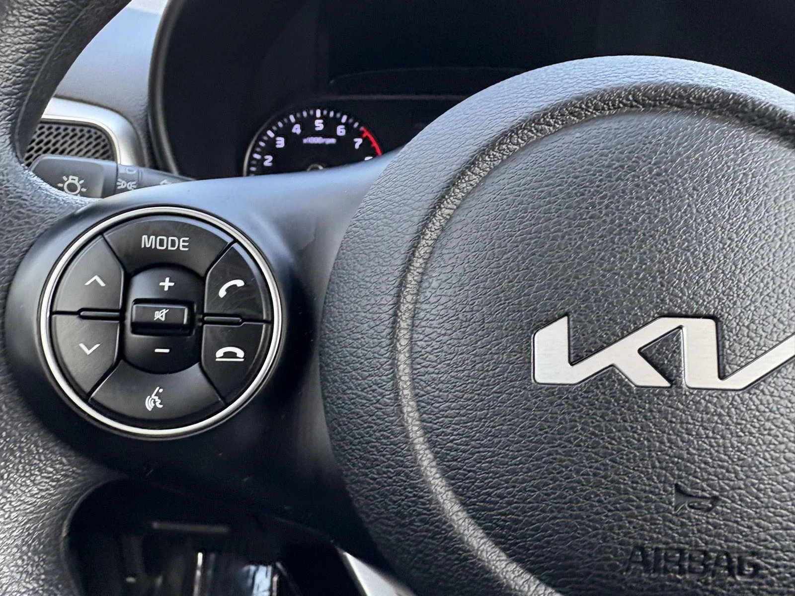Used 2022 Inferno Red Kia LX image 9