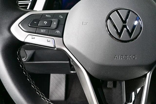 New 2026 Deep Black Pearl Volkswagen 2.0T SE image 11