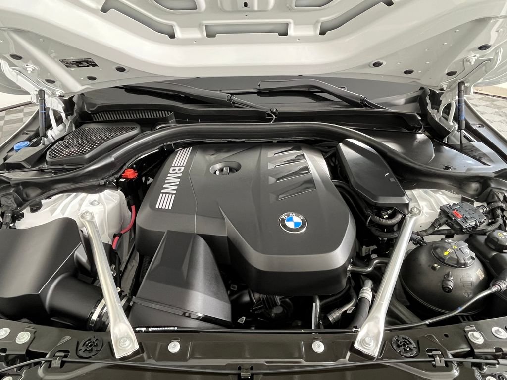 Used 2026 White BMW 530i xDrive image 18