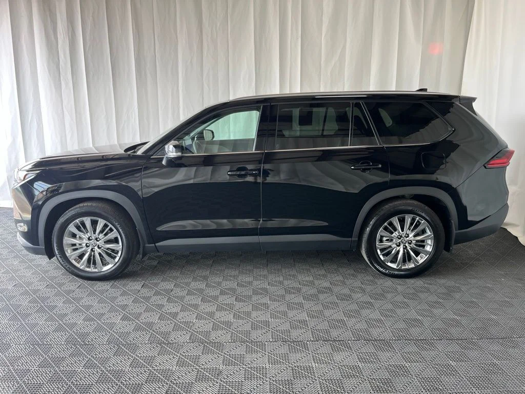 Used 2026 Black Toyota Platinum image 29