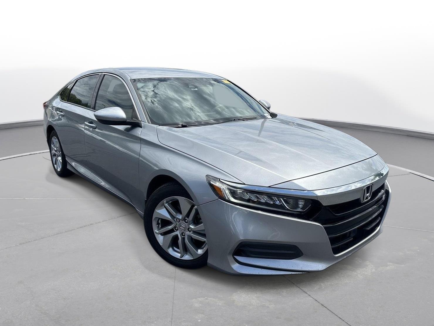 Used 2019 Lunar Silver Metallic Honda LX 1.5T image 4