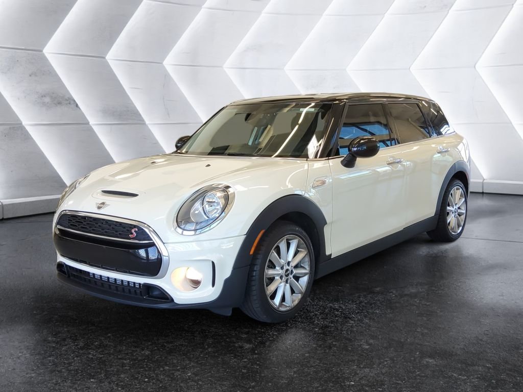 Used 2019 White MINI Classic image 3