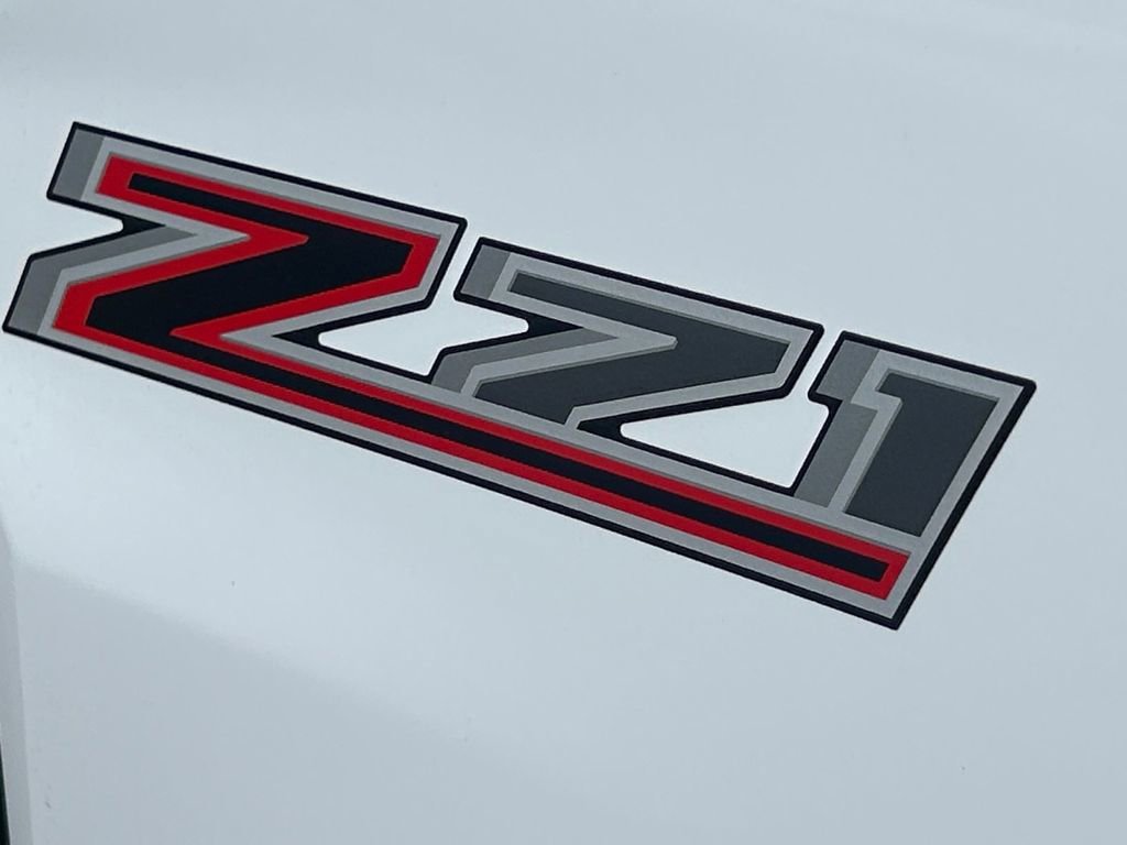 New 2026 Summit White Chevrolet Z71 image 35