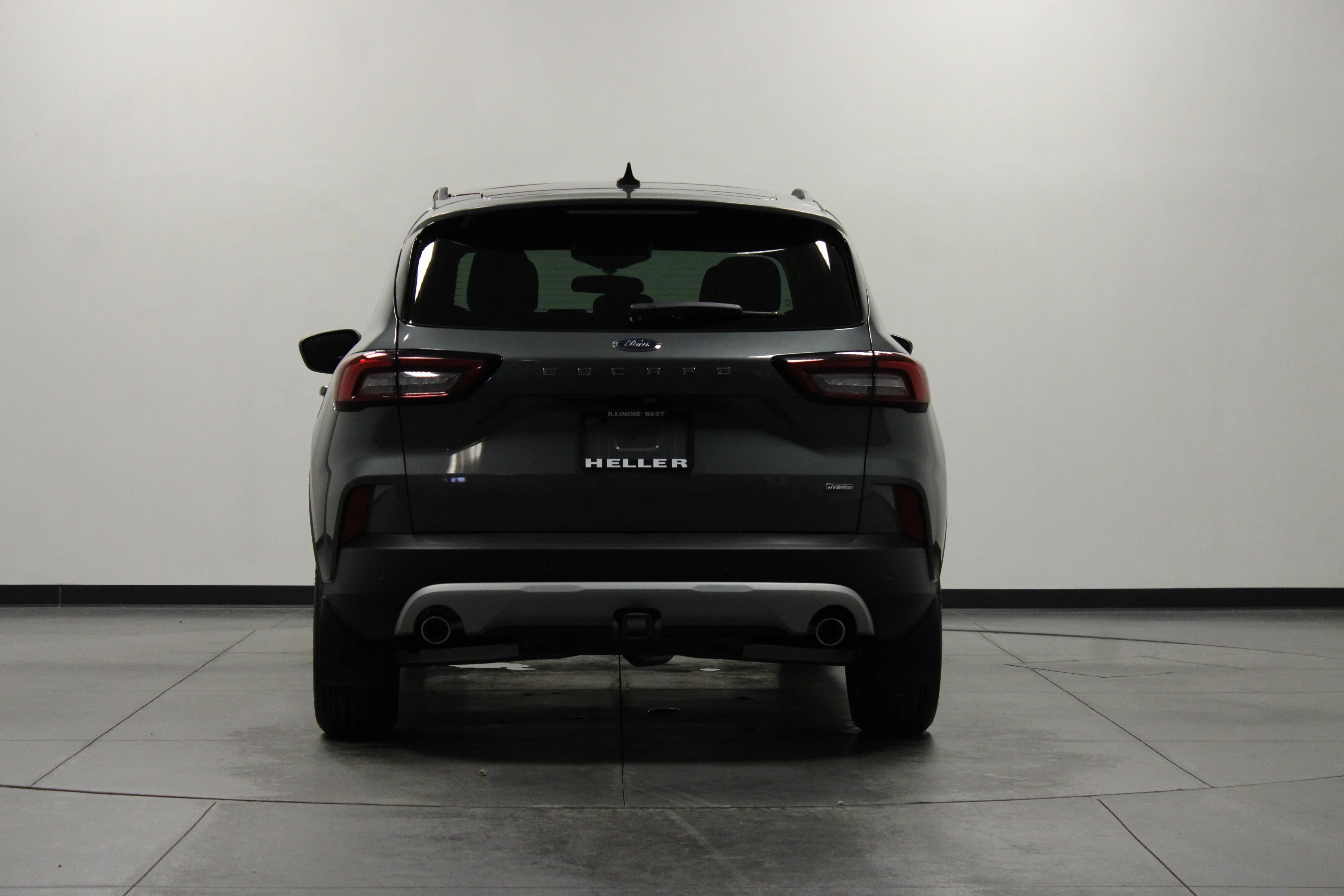 Used 2025 Gray Metallic Ford Base image 5