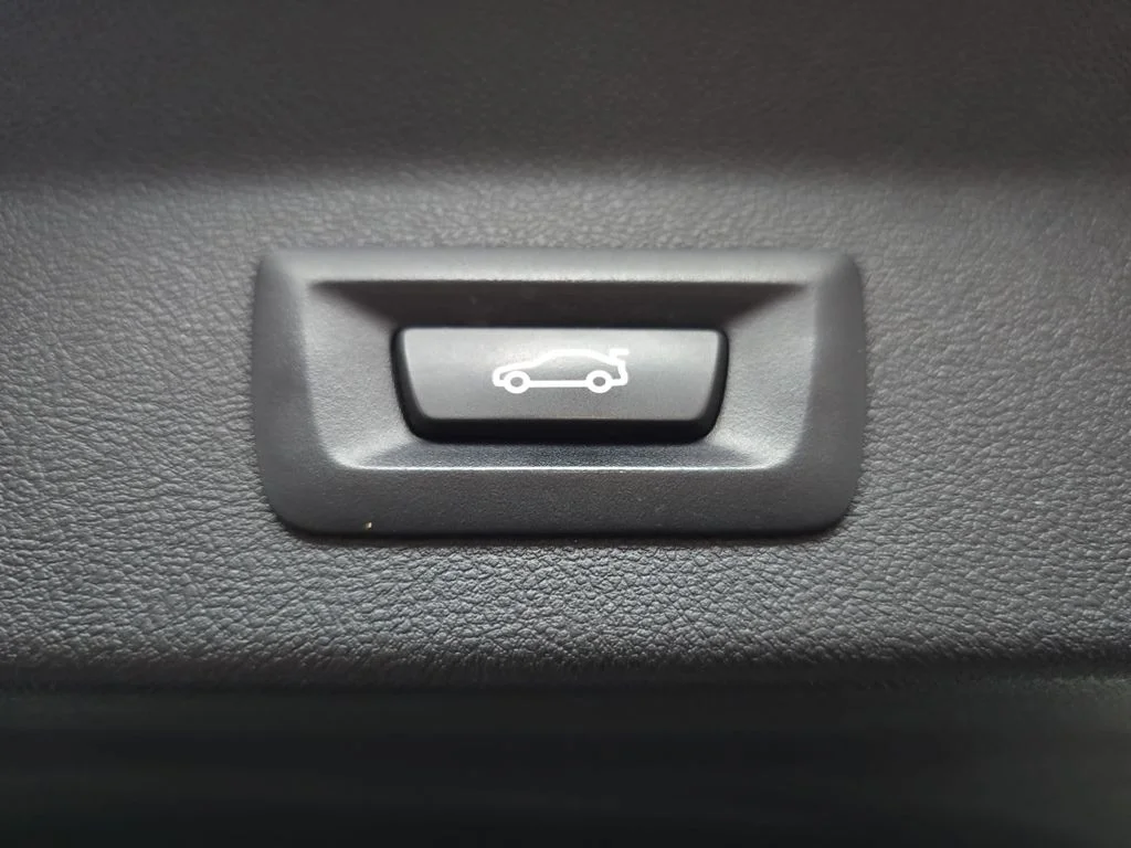 Used 2019 Silver BMW xDrive30i image 16