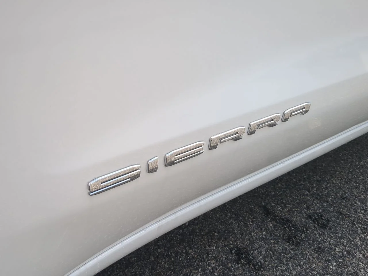 New 2026 Summit White GMC Pro image 30