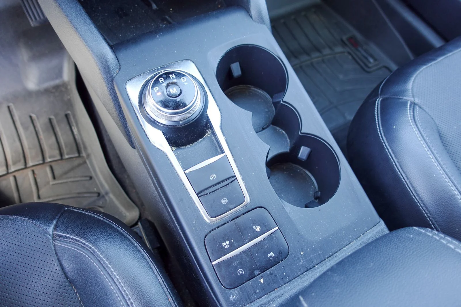Used 2020 Black Metallic Ford Titanium image 21