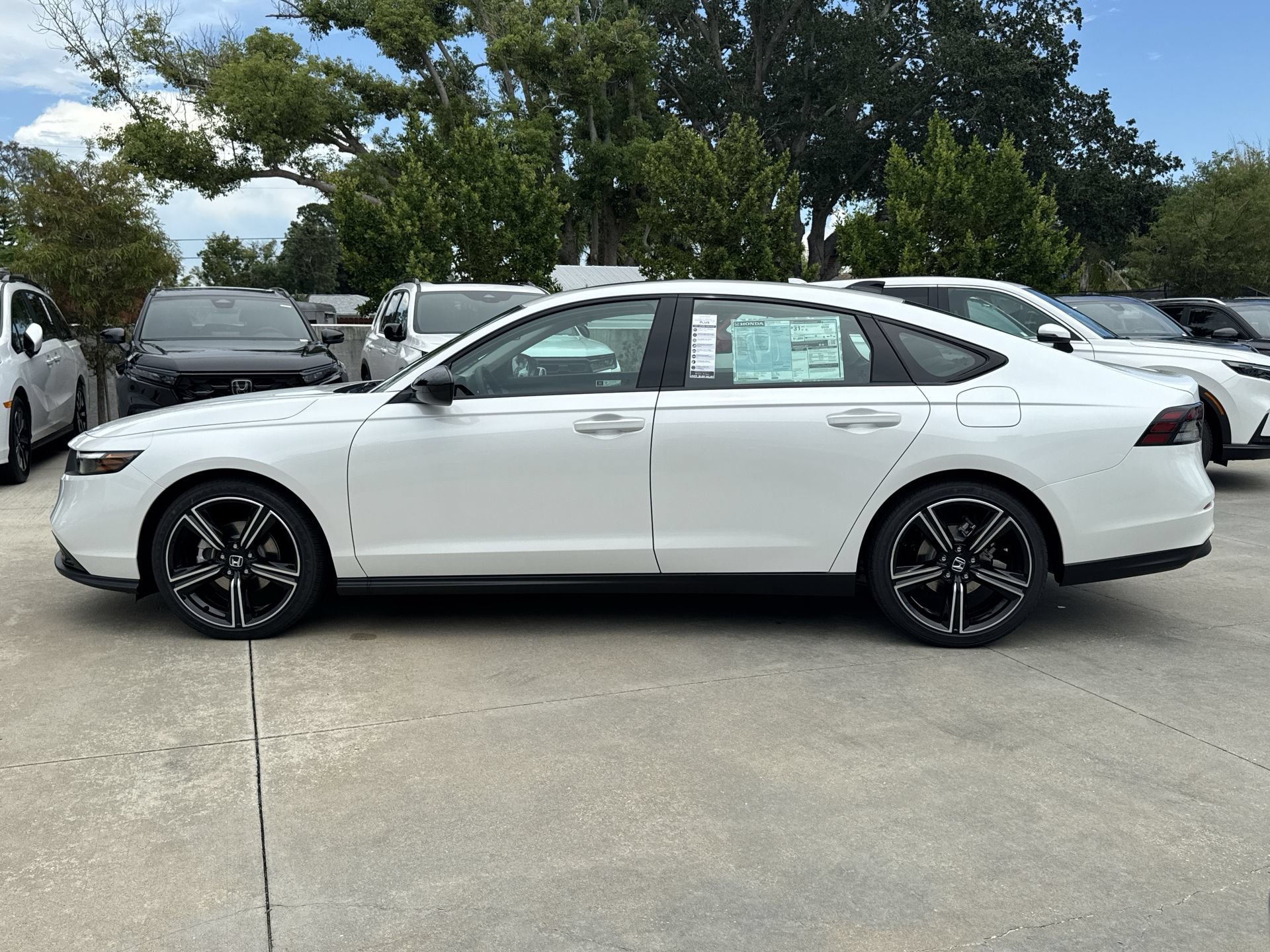 New 2026 Platinum White Pearl Honda SE image 8