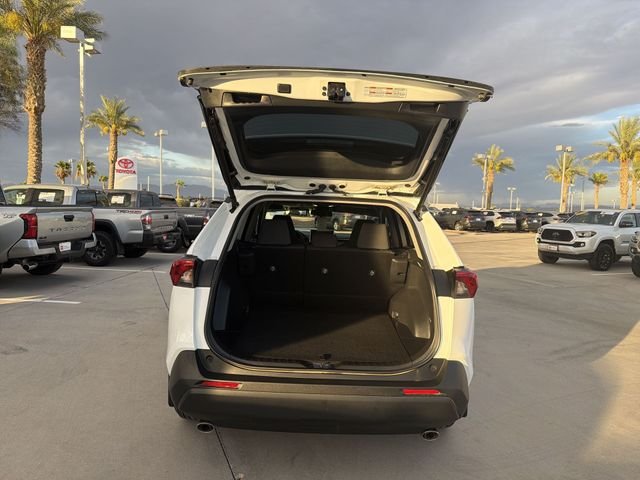 2025 Toyota RAV4 XLE - Photo 31