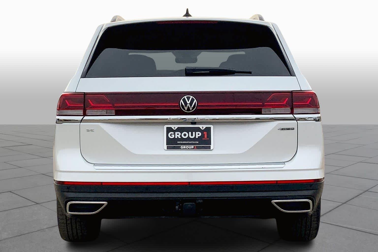 New 2026 Opal White Pearl Volkswagen 2.0T SE w/Technology image 4