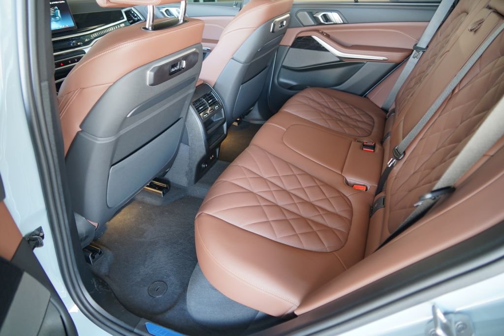 New 2026 Brooklyn Grey Metallic BMW sDrive40i image 18