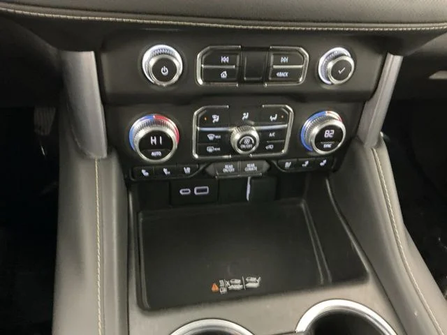 Used 2023  GMC SLT image 15