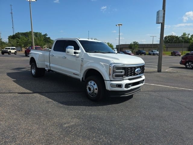 Used 2024 White Ford Limited image 1