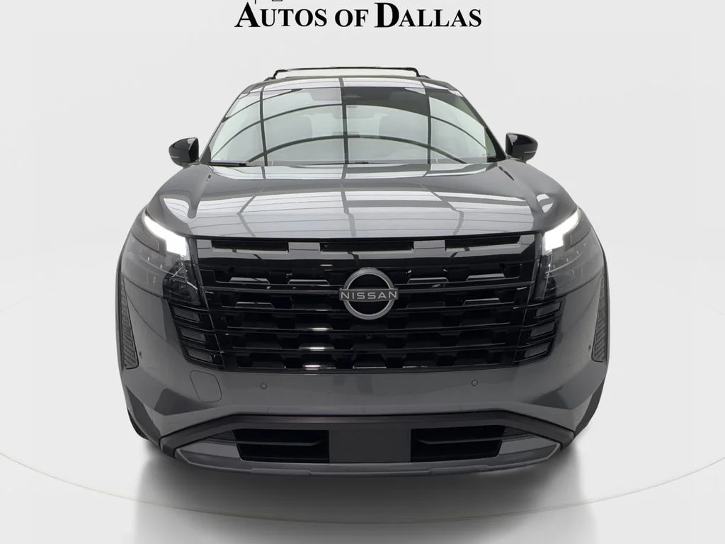 Used 2026 Gray Nissan Platinum image 4