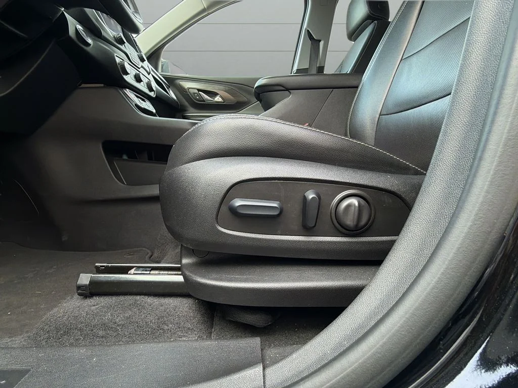 2023 GMC Terrain SLT - Photo 29