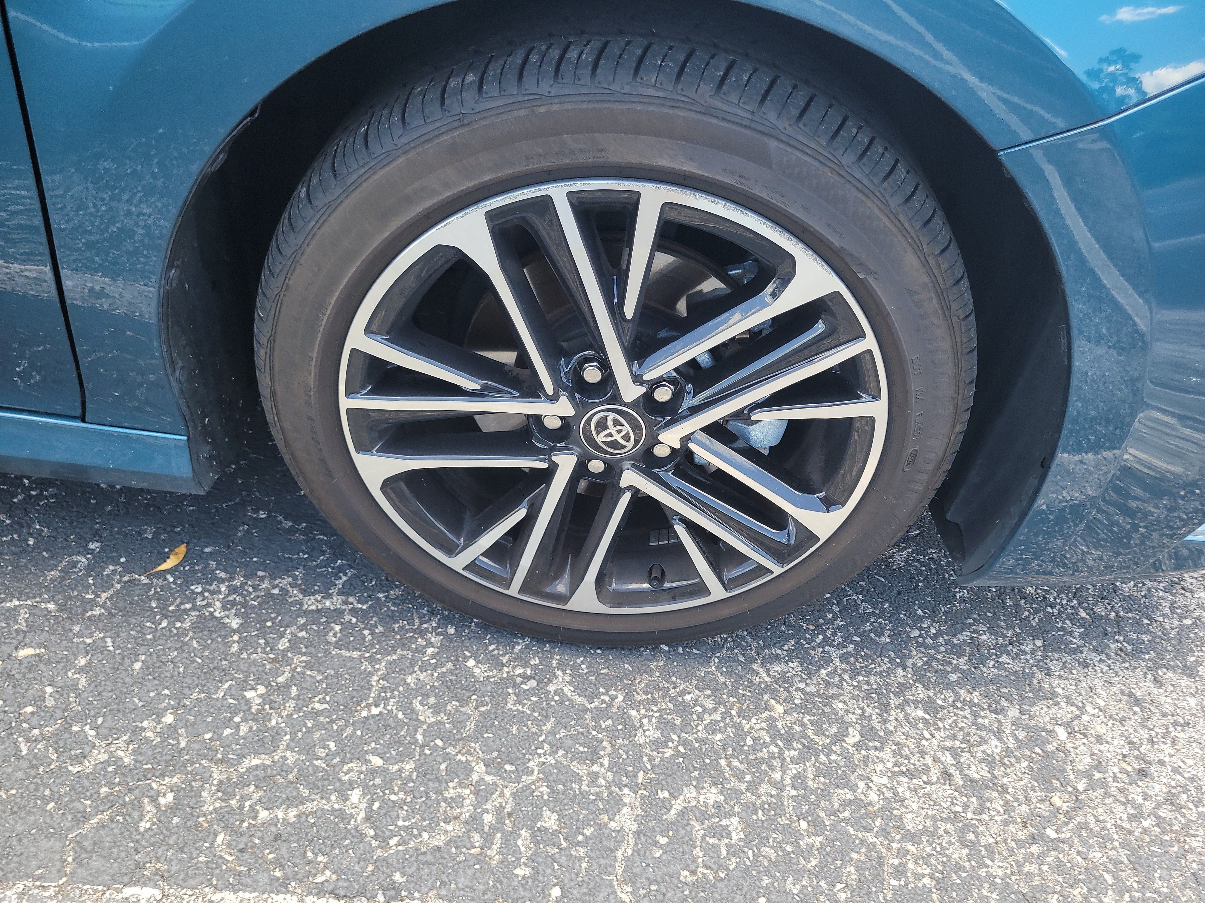 Used 2025 Ocean Gem Toyota XLE image 9