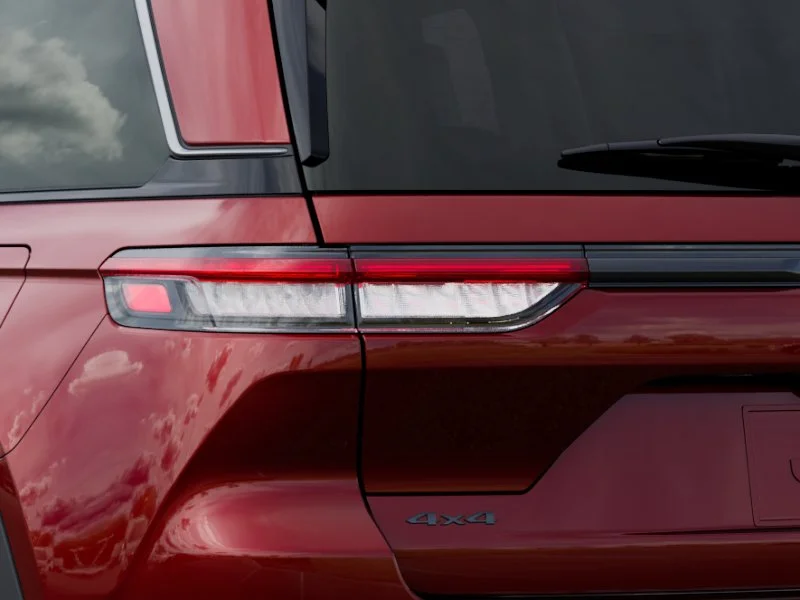 New 2026 Velvet Red Pearl-Coat Exterior Paint Jeep Altitude image 35