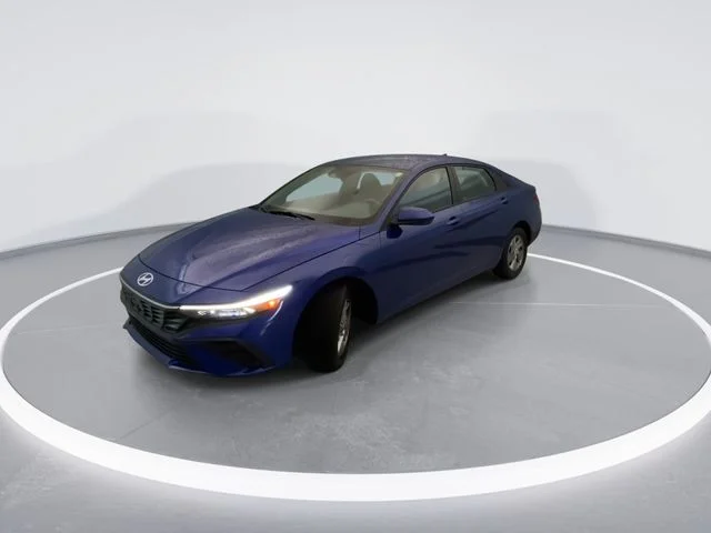 Used 2025 Blue Hyundai SE image 2
