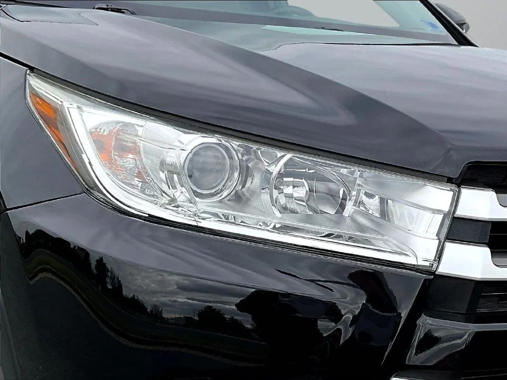 Used 2019 Black Toyota XLE image 34