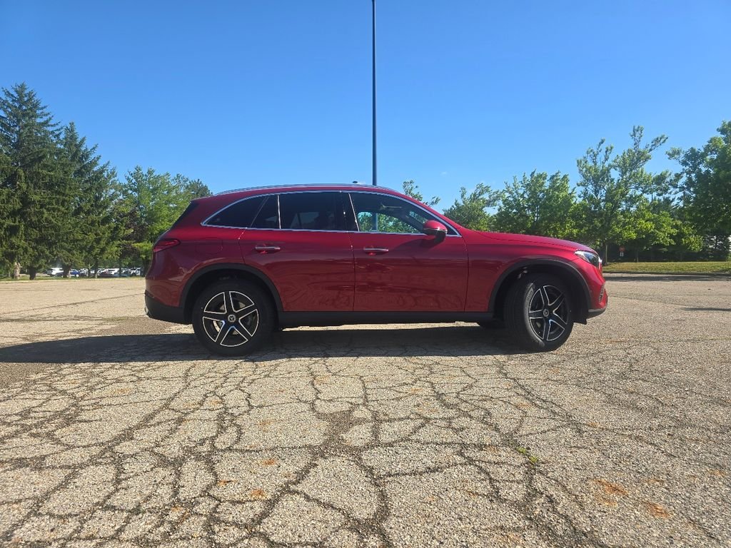New 2026 MANUFAKTUR Patagonia Red Metallic Mercedes-Benz GLC 300 image 18