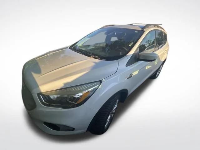 Used 2019 White Ford SEL image 9