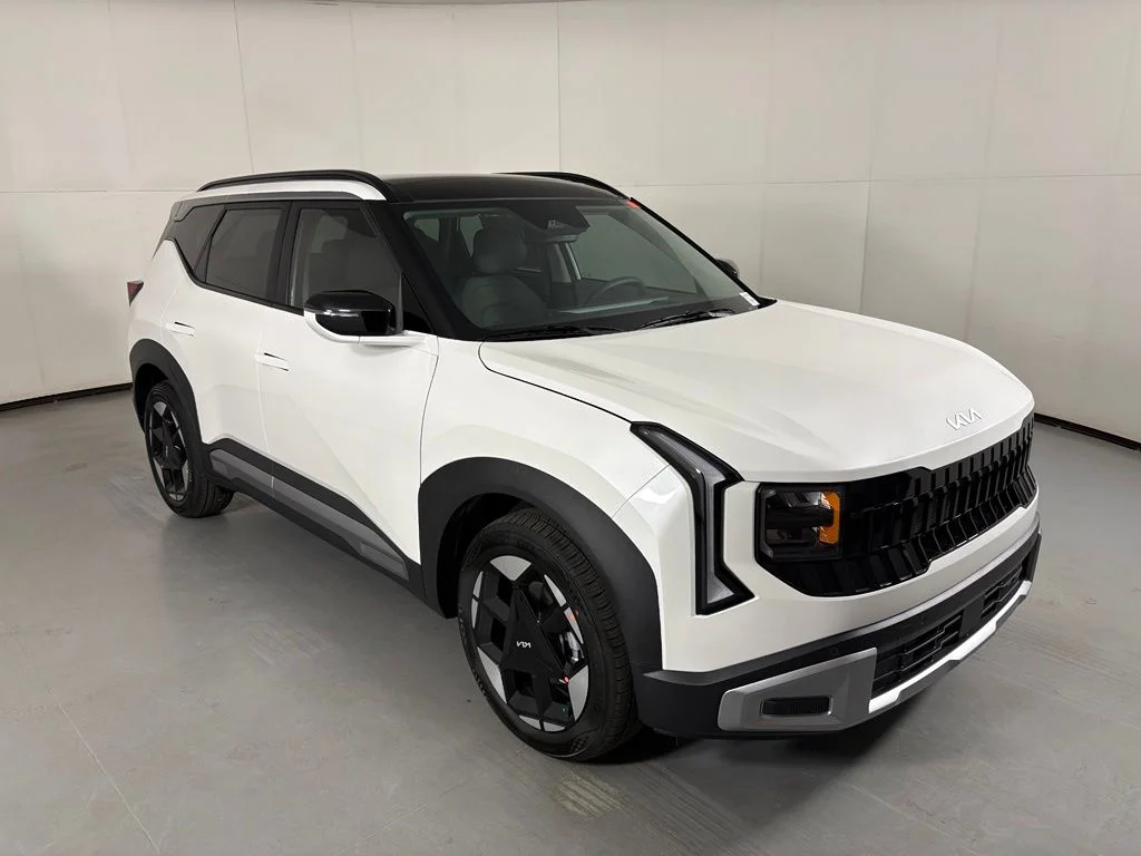 New 2027 Snow White Pearl Kia EX image 2