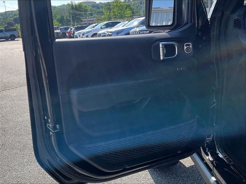 Used 2023 Black Jeep Rubicon 4xe image 9